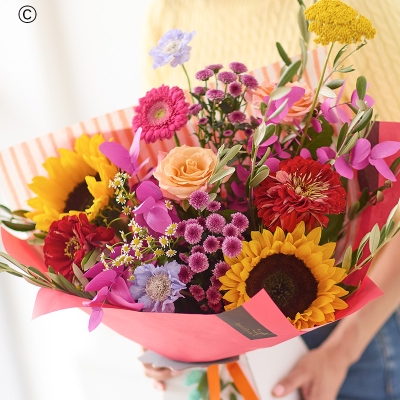 Large Summer Trending Hand tied without Lilies
