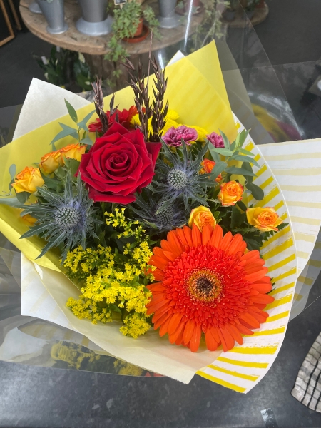 Flower Corner Bright Open stem Bouquet